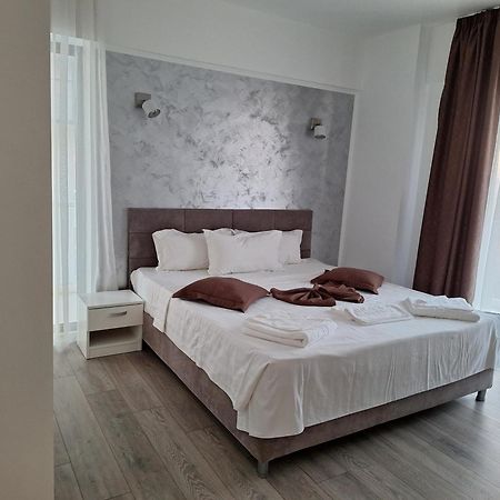 Mira Residence Apart & Penthouse Navodari Exterior photo