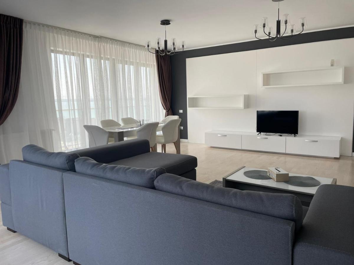Mira Residence Apart & Penthouse Navodari Exterior photo