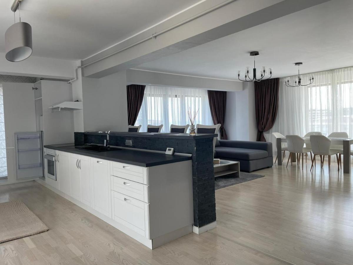 Mira Residence Apart & Penthouse Navodari Exterior photo