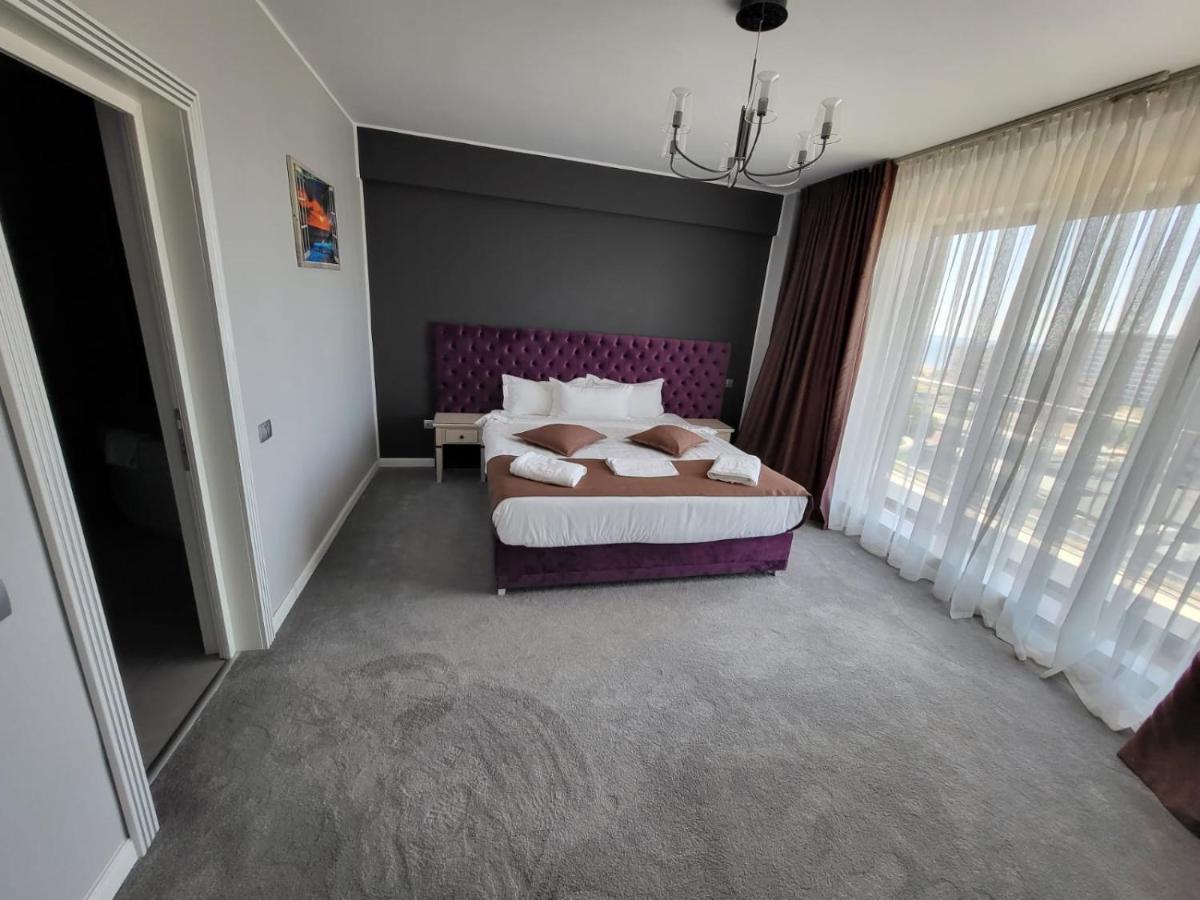 Mira Residence Apart & Penthouse Navodari Exterior photo