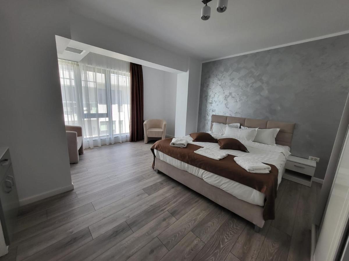 Mira Residence Apart & Penthouse Navodari Exterior photo
