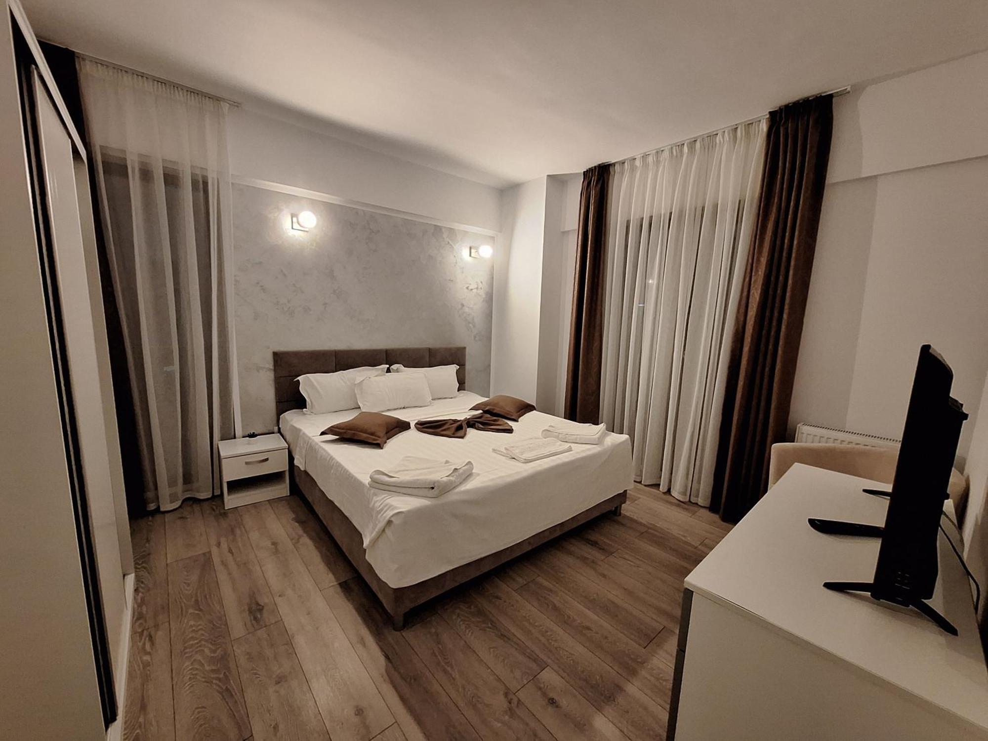 Mira Residence Apart & Penthouse Navodari Exterior photo