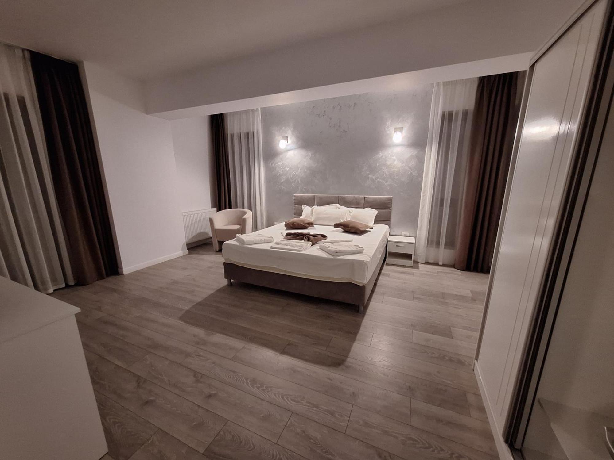 Mira Residence Apart & Penthouse Navodari Exterior photo