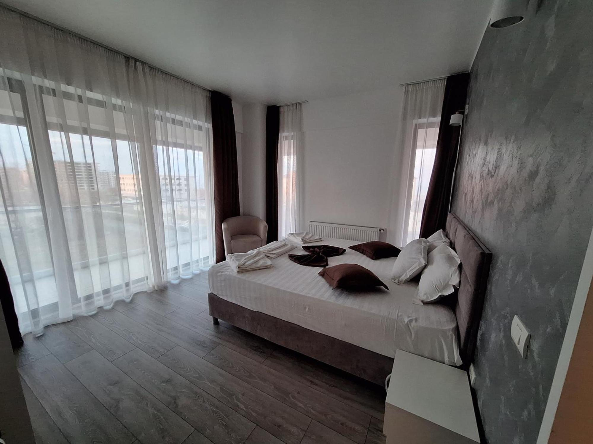 Mira Residence Apart & Penthouse Navodari Exterior photo