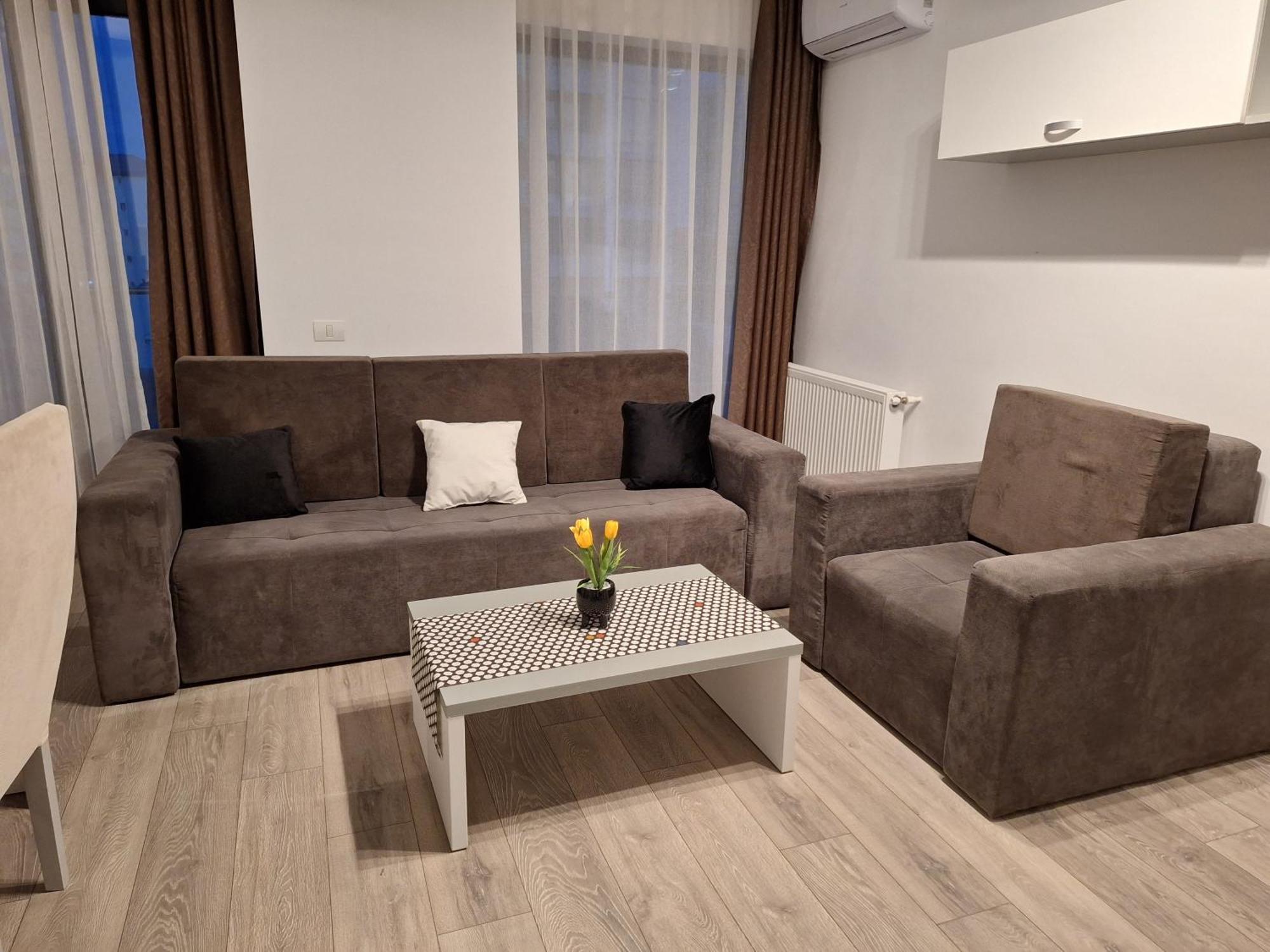 Mira Residence Apart & Penthouse Navodari Exterior photo