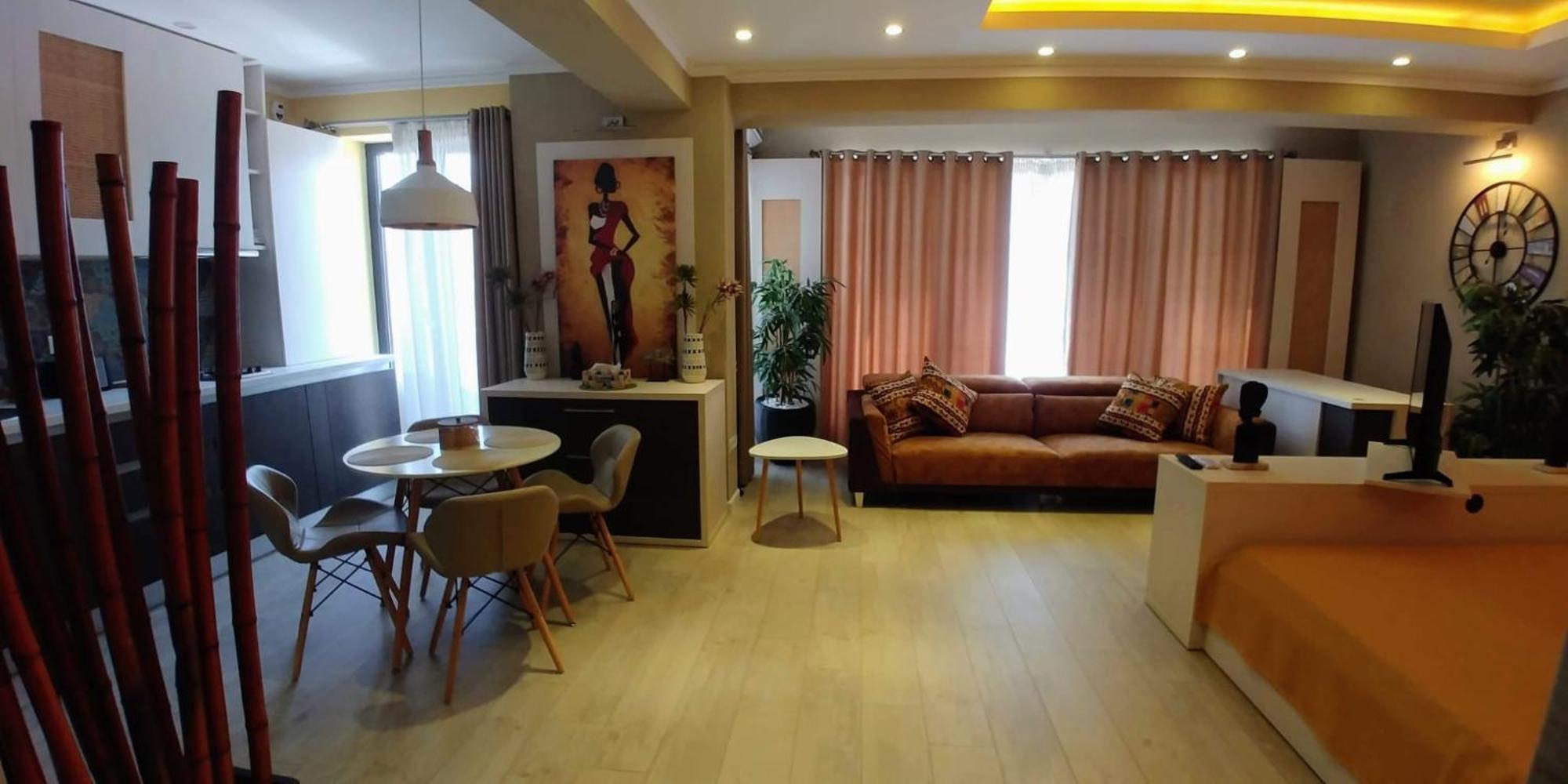 Mira Residence Apart & Penthouse Navodari Exterior photo